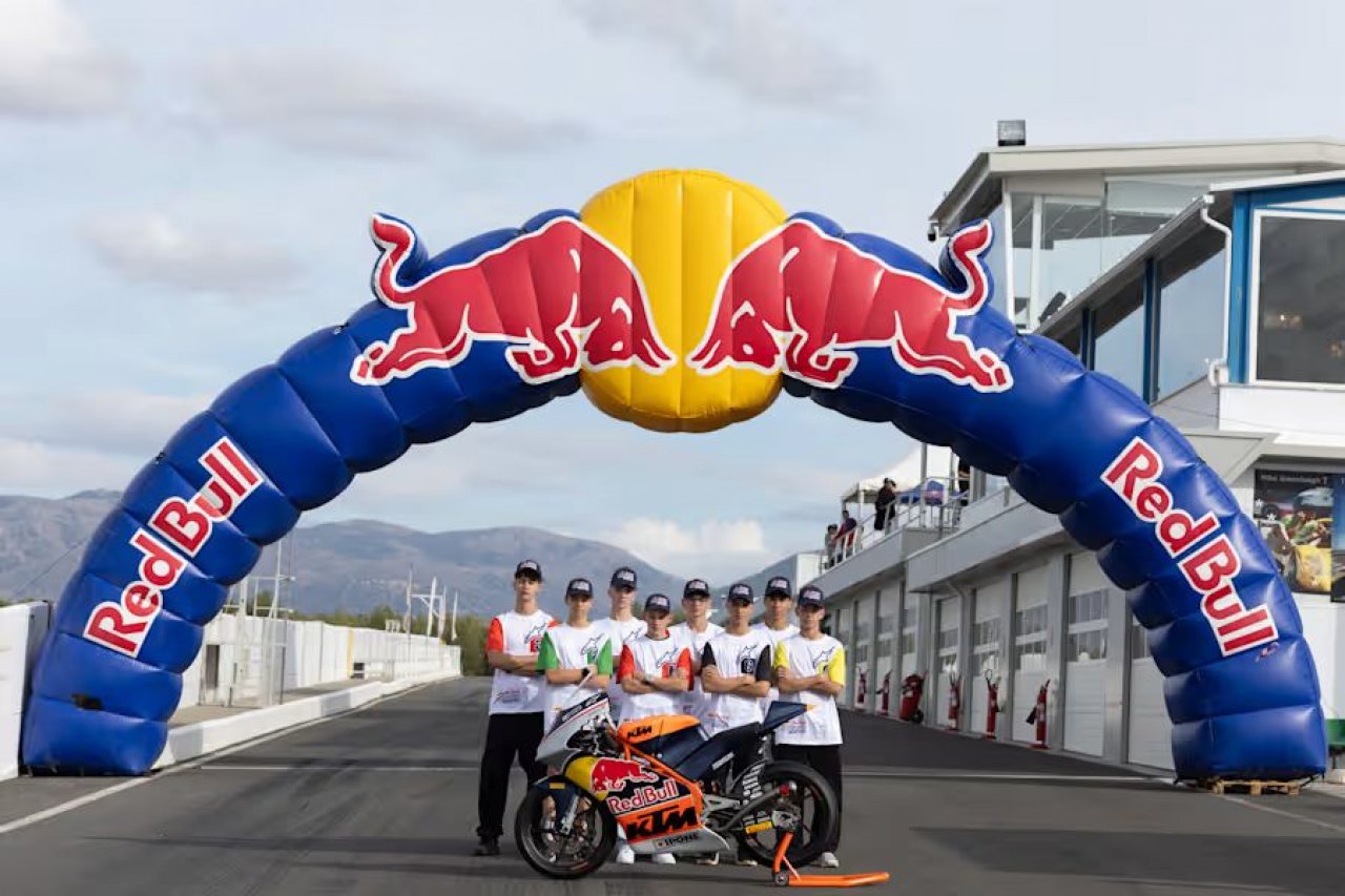 Med 127 kandidati za Red Bull Rookies Cup tudi dva Slovenca Med 127 kandidati za Red Bull Rookies Cup tudi dva Slovenca
